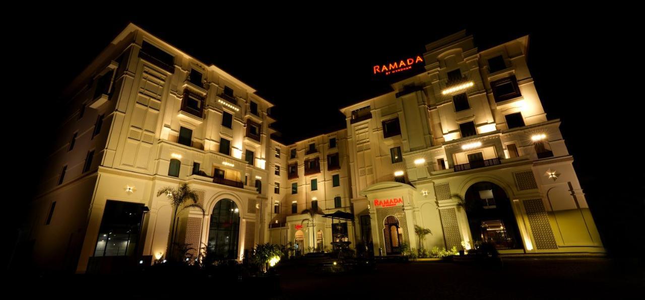 Ramada By Wyndham Lahore Gulberg II Hotell Exteriör bild