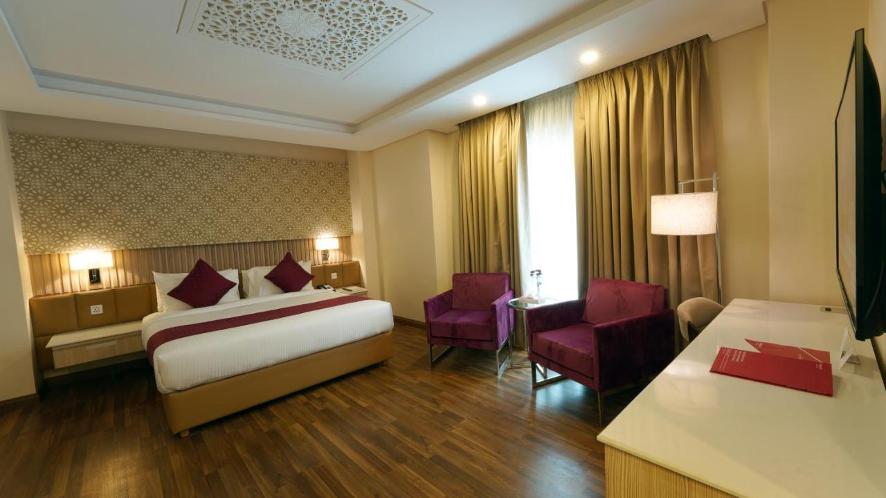 Ramada By Wyndham Lahore Gulberg II Hotell Exteriör bild